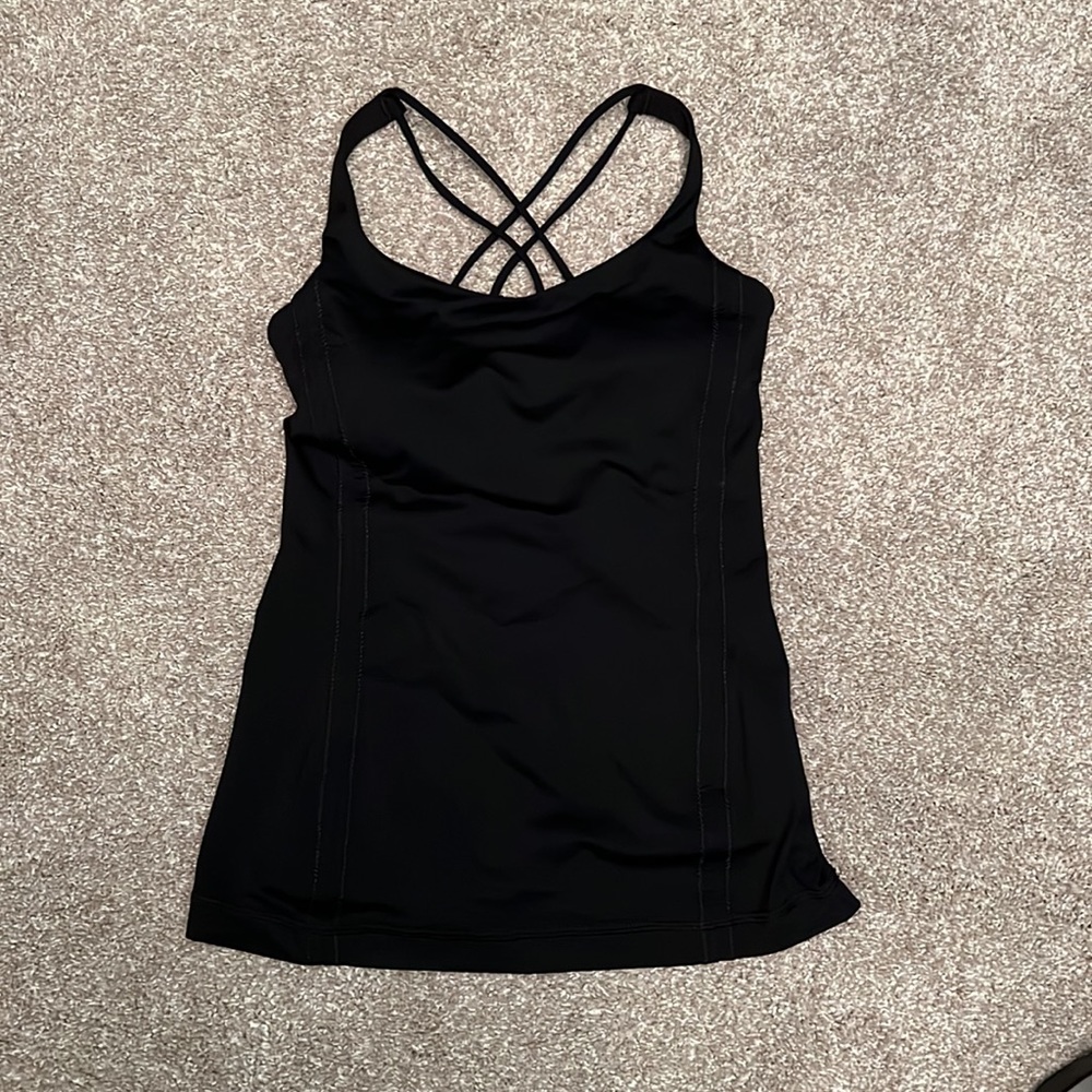 Lululemon black cross back tank with bra cups no size dot I think size 2